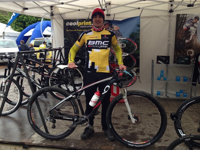 Dominic beim Credo-Stand Bike Days Solothurn nach seinem Sieg
